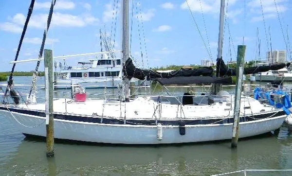 Slide: The Image of Morgan Out Island 415 Ketch 1980 - 1