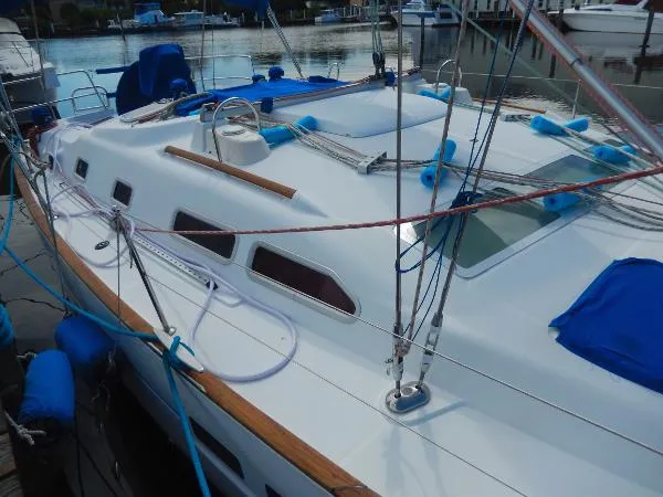 Slide: The Image of Beneteau 423 2005 - 10