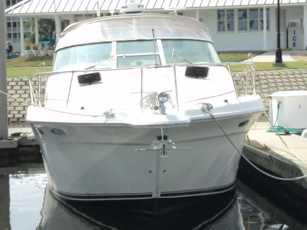 Slide: The Image of Sea Ray 330 Sundancer 1996 - 2
