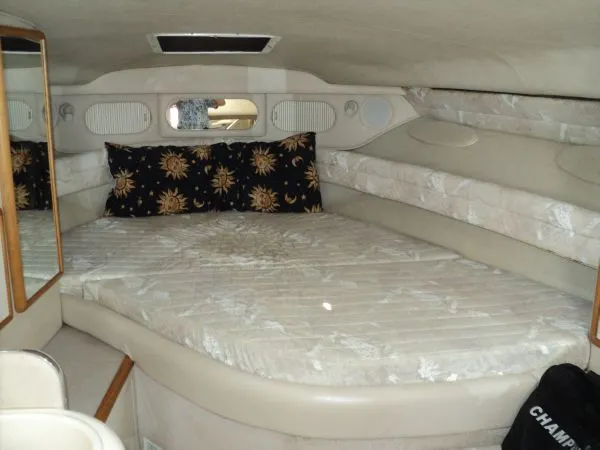 Slide: The Image of Sea Ray 330 Sundancer 1996 - 4