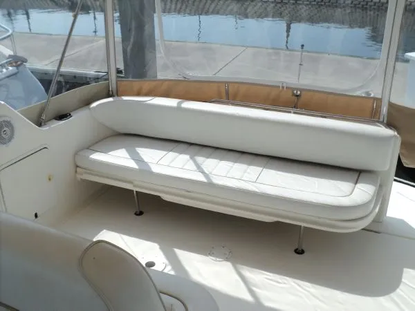 Slide: The Image of Sea Ray 330 Sundancer 1996 - 8