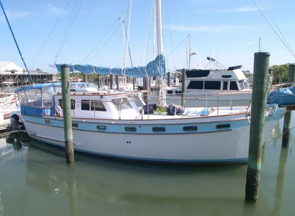 Slide: The Image of Island Trader 40 Motor Sailor 1984 - 0