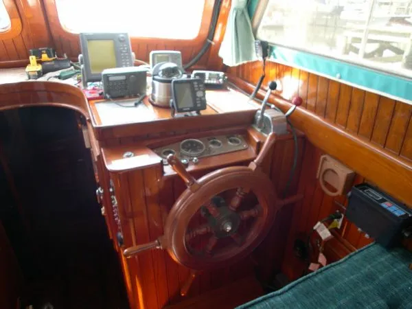 Slide: The Image of Island Trader 40 Motor Sailor 1984 - 3