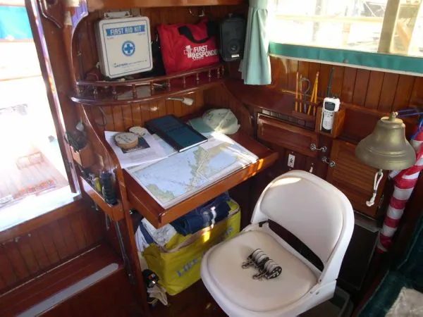 Slide: The Image of Island Trader 40 Motor Sailor 1984 - 5