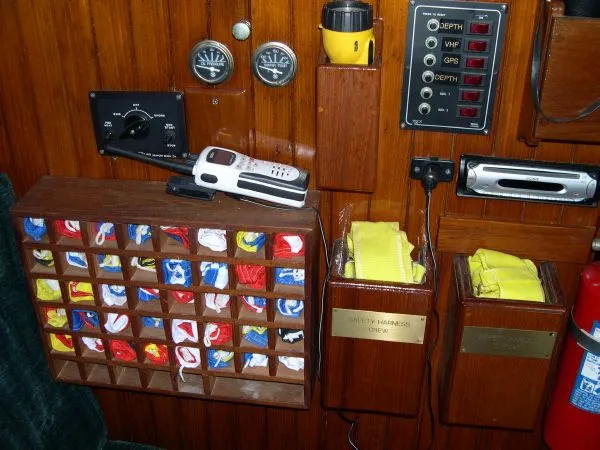 Slide: The Image of Island Trader 40 Motor Sailor 1984 - 6
