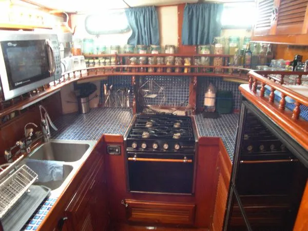Slide: The Image of Island Trader 40 Motor Sailor 1984 - 8
