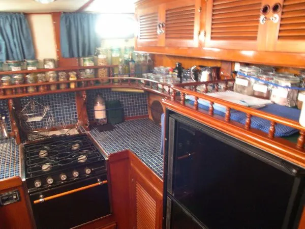 Slide: The Image of Island Trader 40 Motor Sailor 1984 - 9