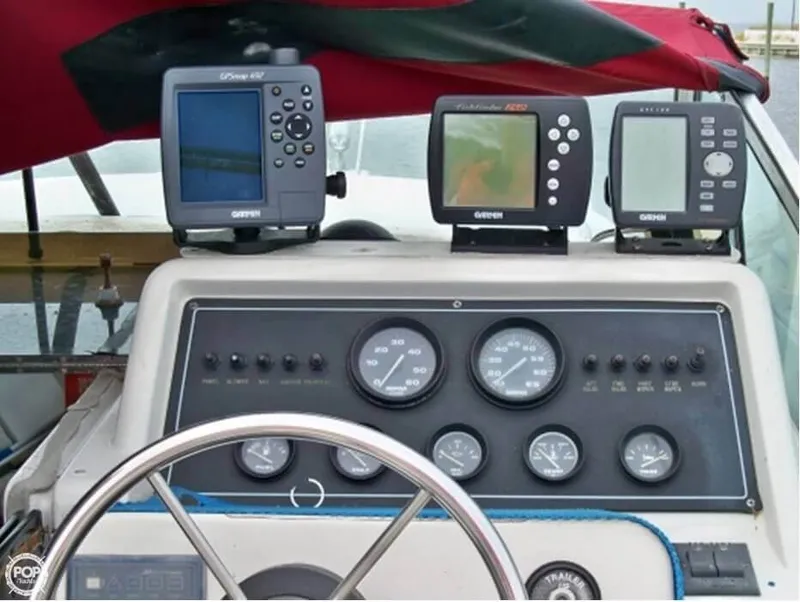 Slide: The Image of Wellcraft 2600 Express Cruiser 1991 - 2