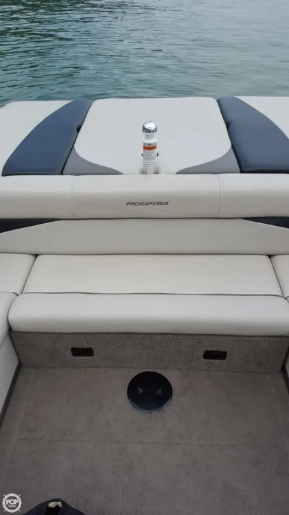 Slide: The Image of Moomba 20 Outback V 2010 - 8
