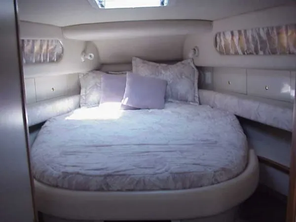Slide: The Image of Sea Ray 450 Sundancer 1996 - 11