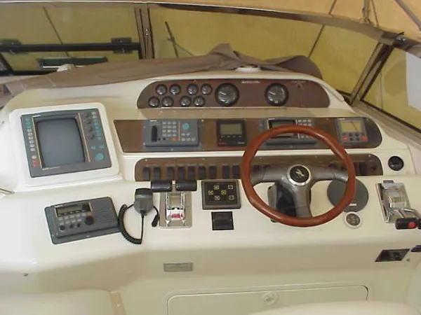 Slide: The Image of Sea Ray 450 Sundancer 1996 - 2