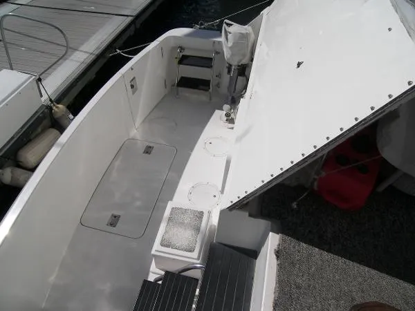 Slide: The Image of Hatteras 42 Cockpit Motor Yacht 1993 - 3