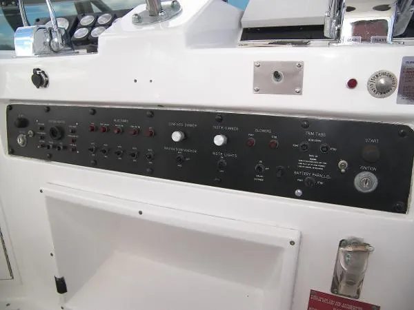 Slide: The Image of Hatteras 42 Cockpit Motor Yacht 1993 - 9