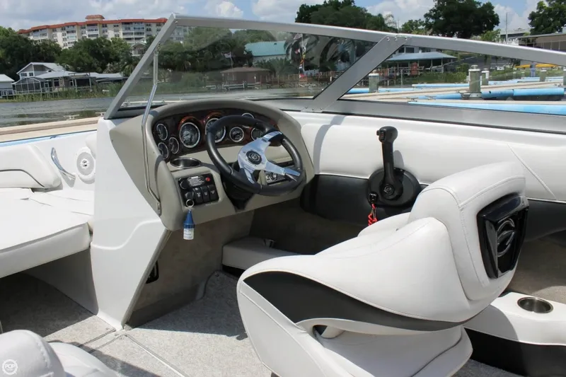 Slide: The Image of Crownline Boats 185 SS 2011 - 8
