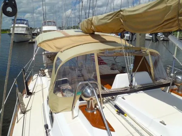 Slide: The Image of Tartan 3700 Shoal Draft 2004 - 5