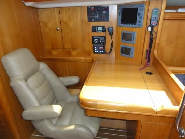 Slide: The Image of Hunter 45 Center Cockpit 2006 - 11