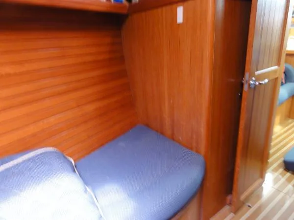 Slide: The Image of Hunter 45 Center Cockpit 2006 - 2
