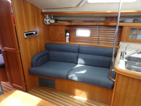 Slide: The Image of Hunter 45 Center Cockpit 2006 - 7