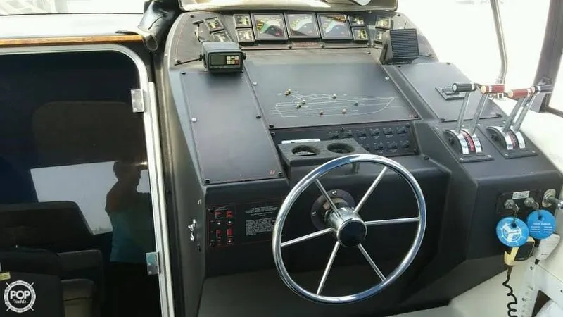 Slide: The Image of Bayliner 3450 Avanti 1987 - 9