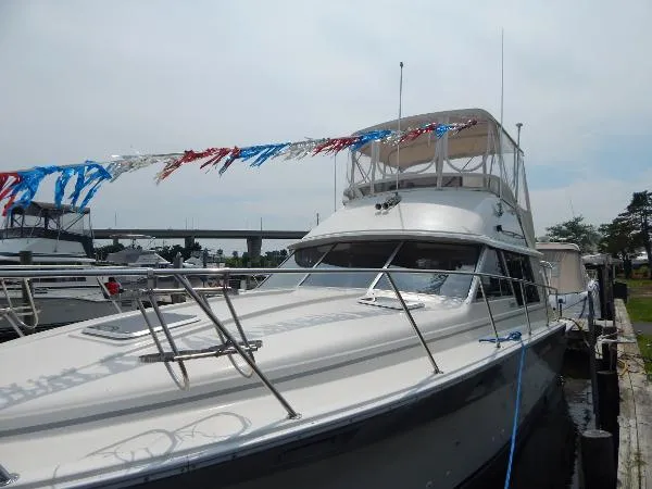 Slide: The Image of Silverton Convertible / Sportfisherman 1988 - 10