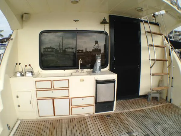 Slide: The Image of Mikelson 43 Sportfisher 1998 - 4
