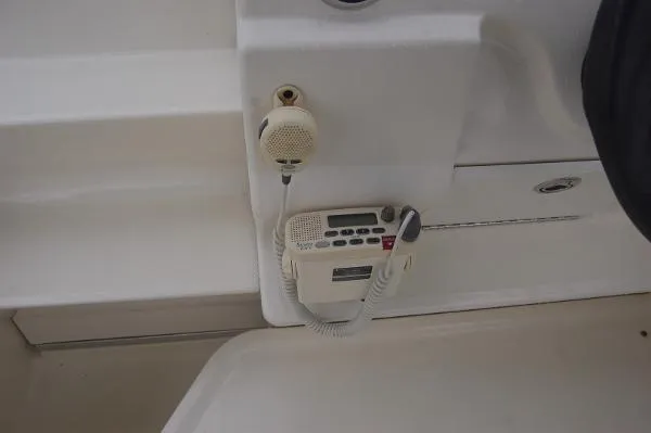 Slide: The Image of Sea Ray 240 Sundancer 2007 - 11