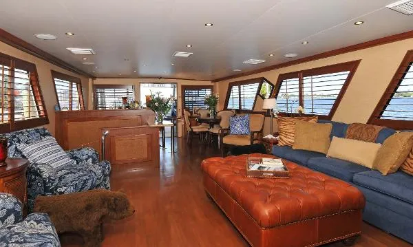 Slide: The Image of Hatteras Aft Deck Motor Yacht 1987 - 4