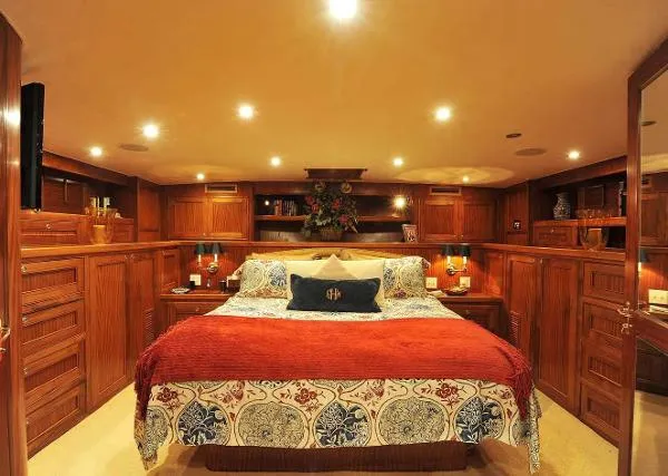 Slide: The Image of Hatteras Aft Deck Motor Yacht 1987 - 7
