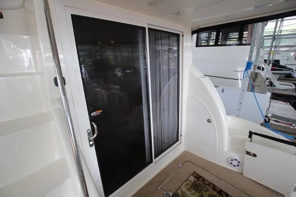 Slide: The Image of Meridian 341 Sedan 2009 - 11