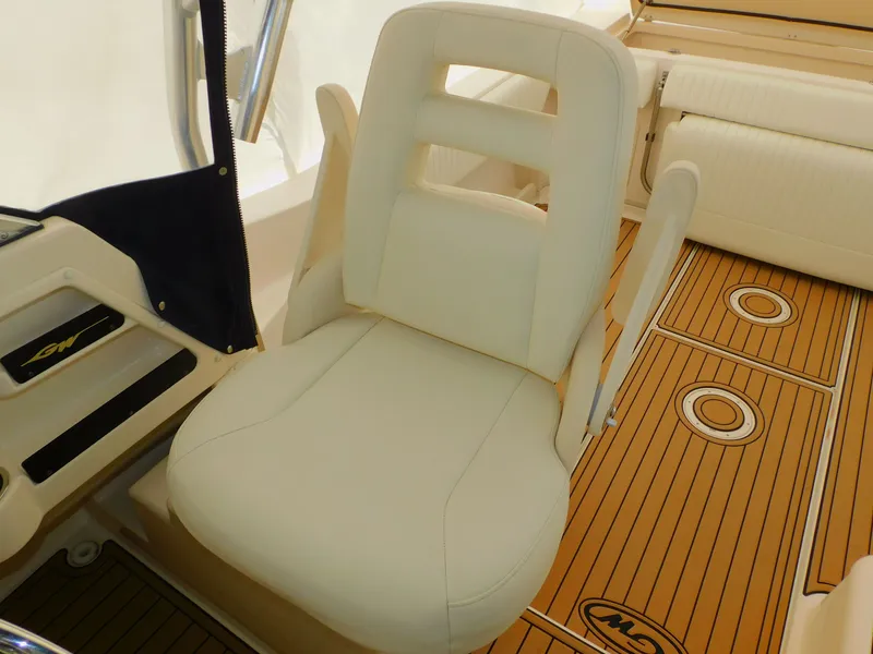 Slide: The Image of Grady-White Gulfstream 232 boat seat, cream leather, 2012 model. - 42