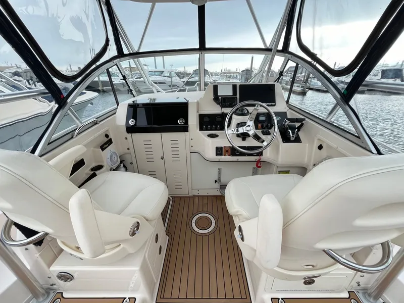 Slide: The Image of Grady-White Gulfstream 232 2012 - 7