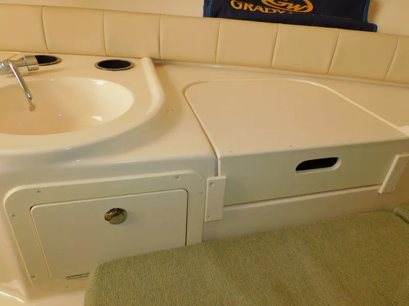 Slide: The Image of Grady-White Gulfstream 232 2012 - 90