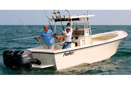 Slide: The Image of Parker Marine 2501 Center Console 2005 - 1