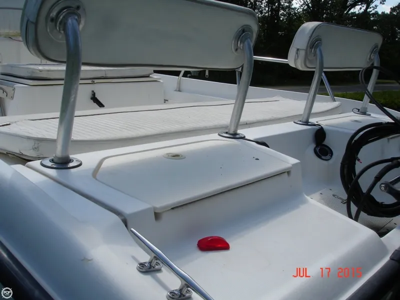 Slide: The Image of Boston Whaler 18 Dauntless 2001 - 11