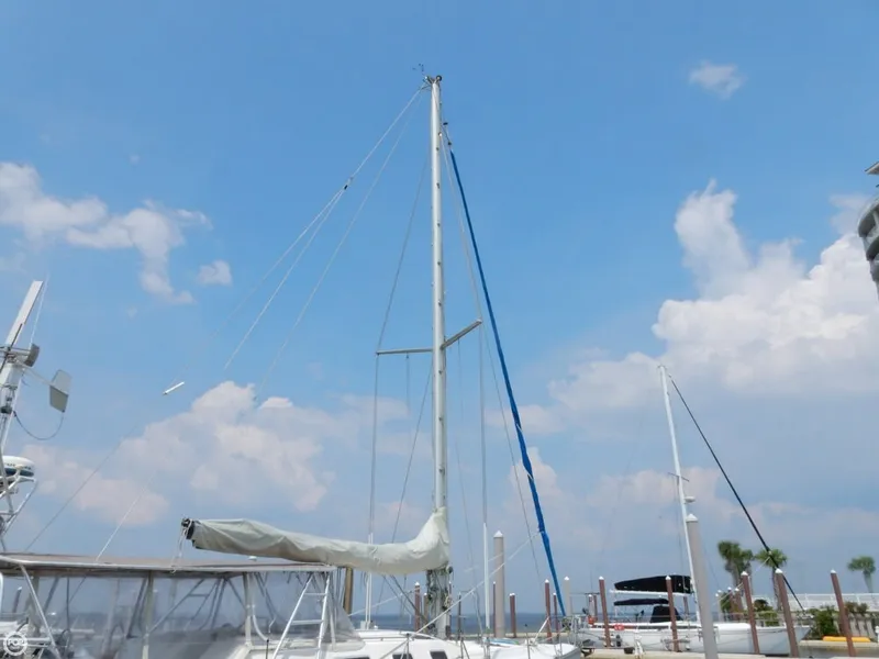 Slide: The Image of Hunter 433 Moorings 1992 - 1