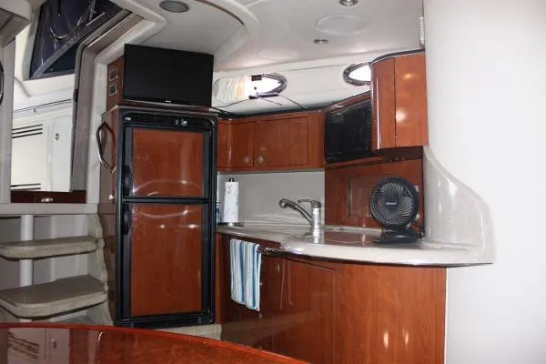 Slide: The Image of Sea Ray 380 Sundancer 2004 - 5