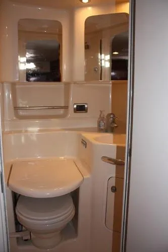 Slide: The Image of Sea Ray 380 Sundancer 2004 - 6