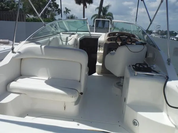 Slide: The Image of Sea Ray Sundancer 1999 - 10