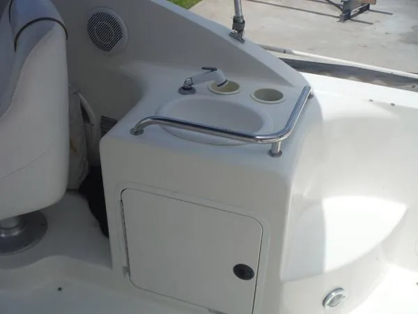 Slide: The Image of Sea Ray Sundancer 1999 - 11