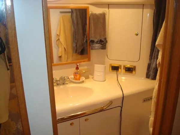 Slide: The Image of Sea Ray Aft Cabin M/Y 1997 - 10