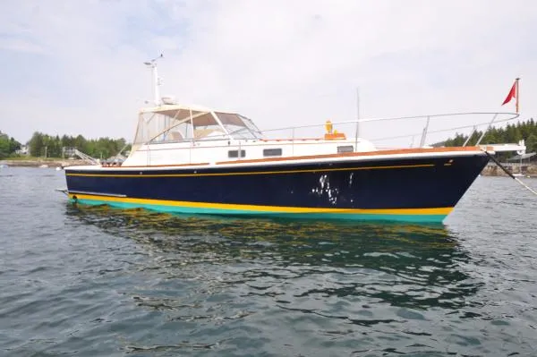 Slide: The Image of Grand Banks Eastbay EX 1995 - 10