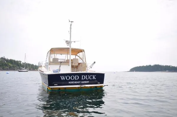 Slide: The Image of Grand Banks Eastbay EX 1995 - 2
