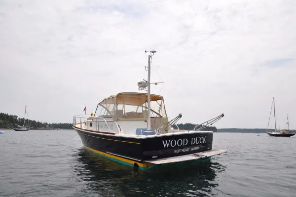 Slide: The Image of Grand Banks Eastbay EX 1995 - 5