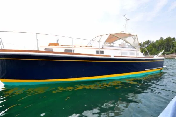 Slide: The Image of Grand Banks Eastbay EX 1995 - 8