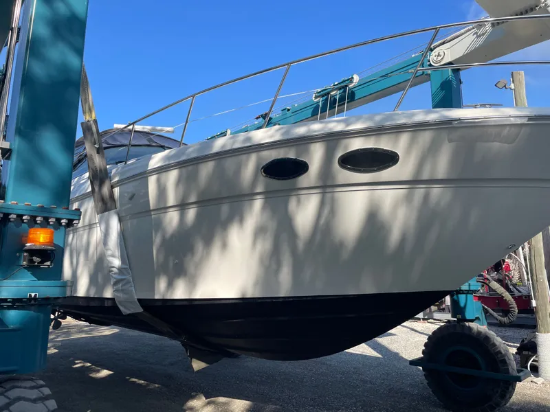 Slide: The Image of Sea Ray 380 Sundancer 2001 - 52