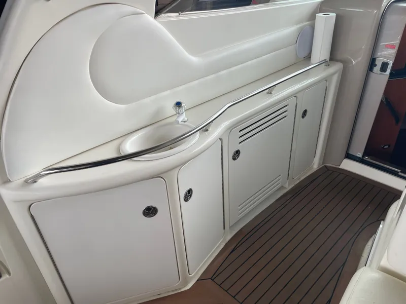 Slide: The Image of Sea Ray 380 Sundancer 2001 - 5