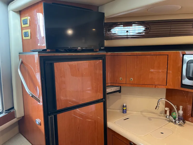 Slide: The Image of Sea Ray 380 Sundancer 2001 - 25