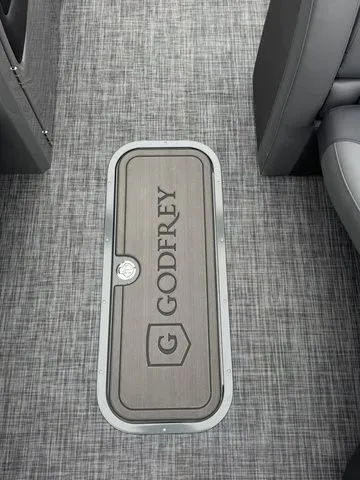 Slide: The Image of Glastron Monaco Lounge 235 ULC 2026 - 5