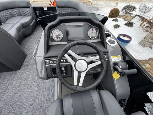 Slide: The Image of Glastron Monaco Lounge 235 ULC 2026 - 7