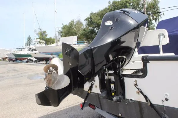 Slide: The Image of Boston Whaler 190 Montauk 2008 - 5